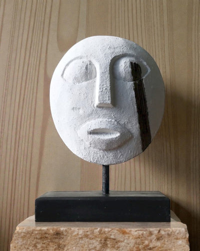 Timorska Maska Strażnik Przodków 27x20 cm – Biała